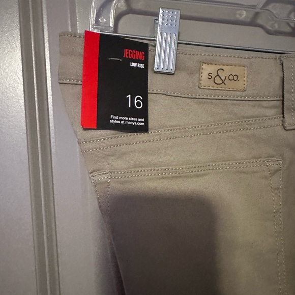 Style & Co Denim Jegging Low Rise Size 16 Color: French Birch Brand NWT - Picture 3 of 5